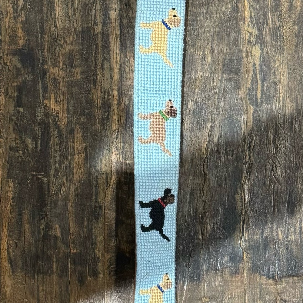 Boys belt with dogs 26 inch in length.